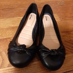 Basic black flats